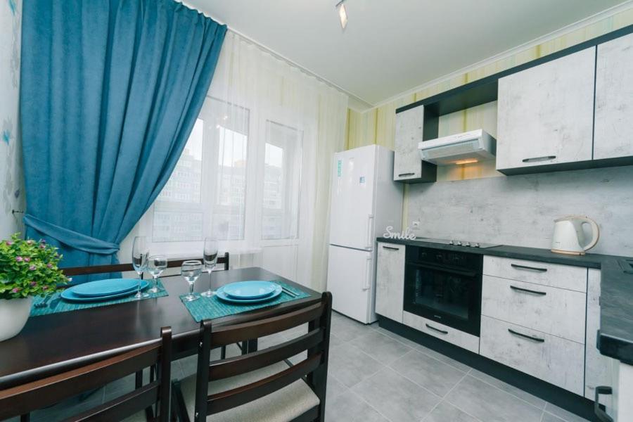уютные на улице русова 7 метро 15 минут Apartment *